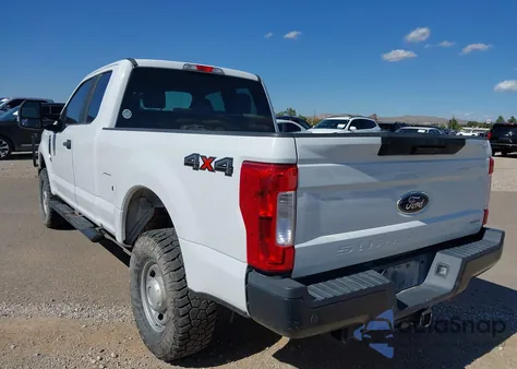 2017 Ford F-250 Xl z USA, uszkodzony, nr VIN 1FT7X2B67HEF18242